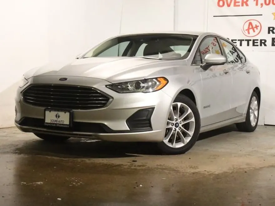2019 Ford Fusion Hybrid SE photo 1