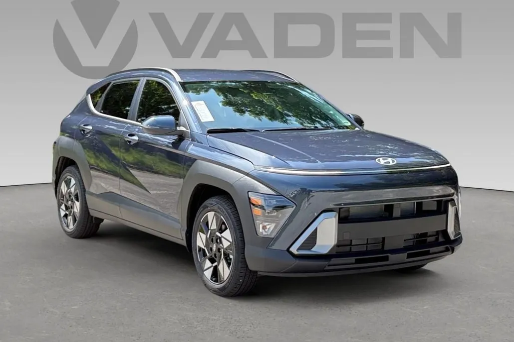 2025 Hyundai Kona SEL photo 1