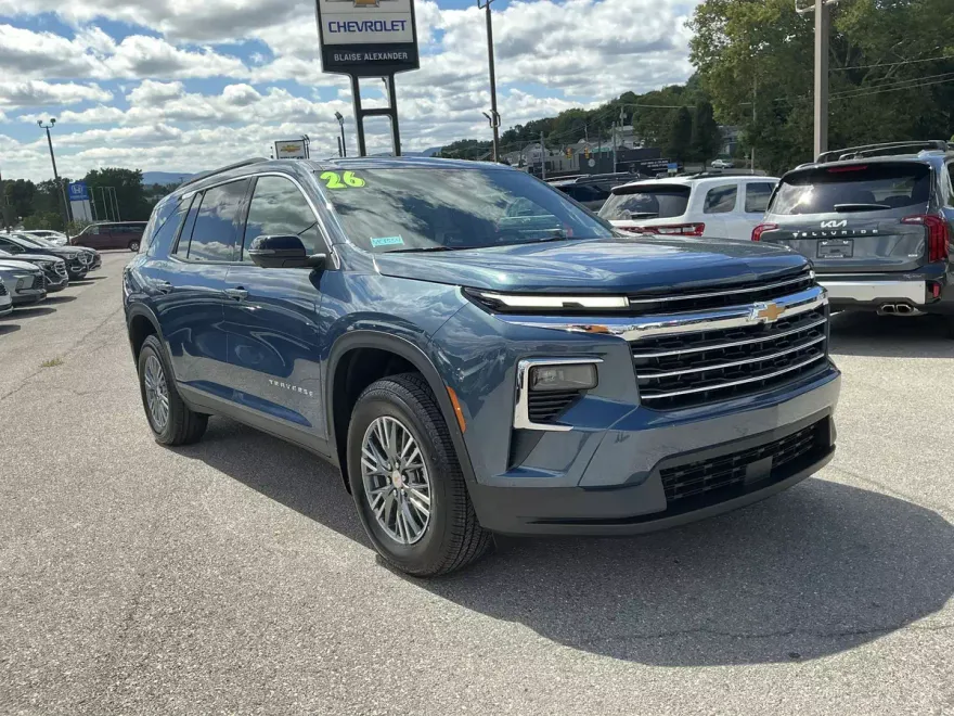 2026 Chevrolet Traverse photo 1