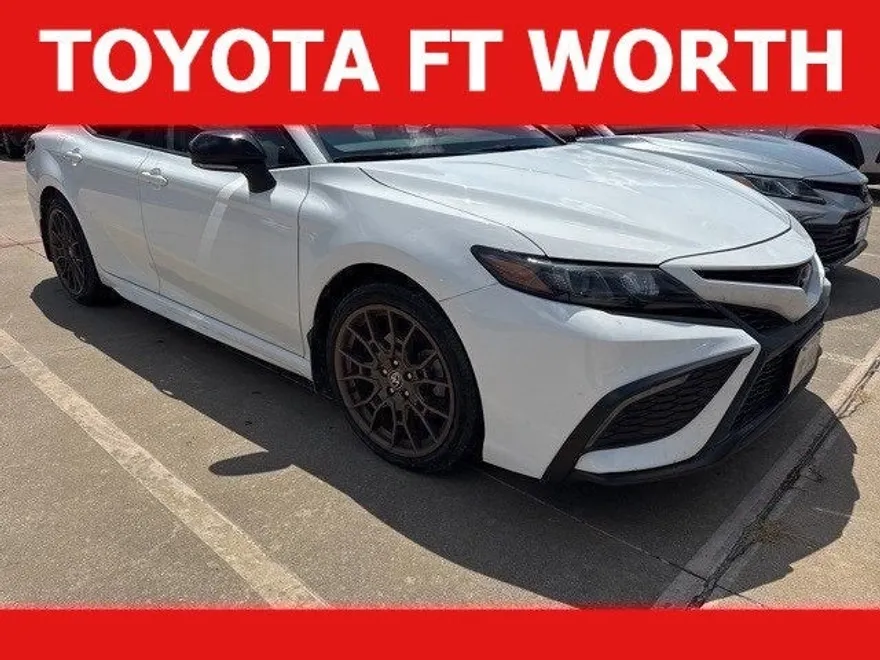 2023 Toyota Camry SE photo 1