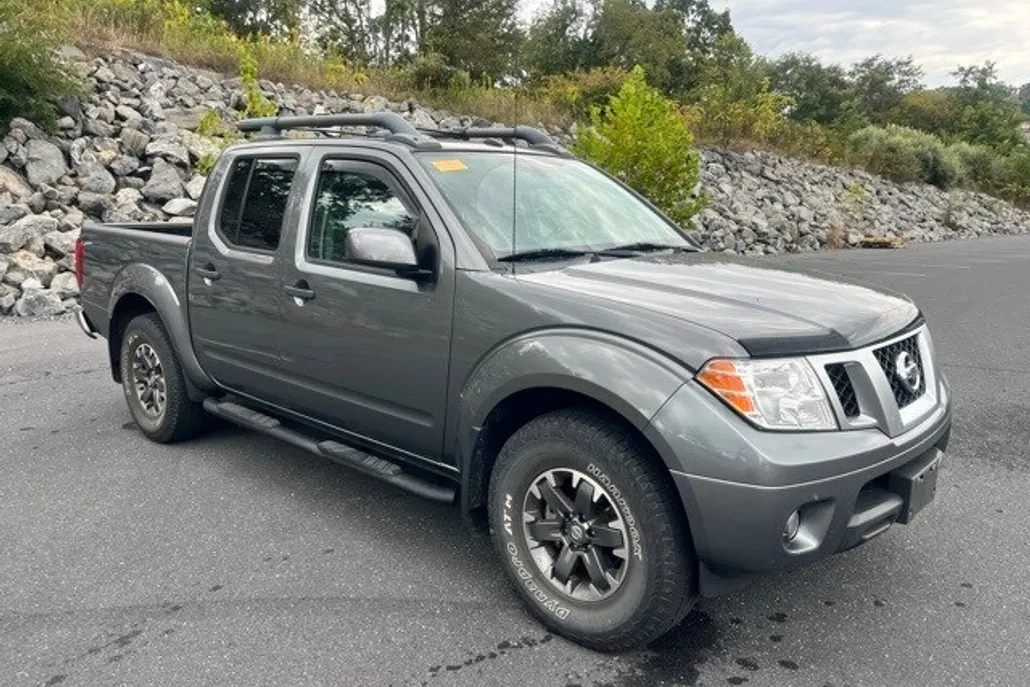 2021 Nissan Frontier PRO-4X photo 1