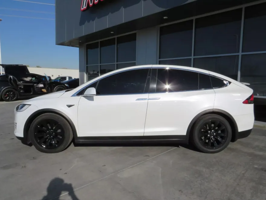 2017 Tesla Model X 100D photo 4