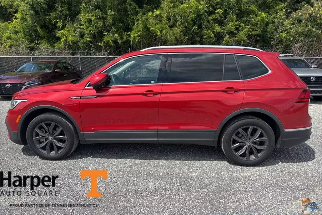 2022 Volkswagen Tiguan SE photo 1