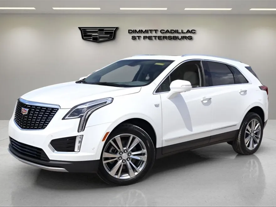 2025 Cadillac XT4 Premium Luxury photo 1