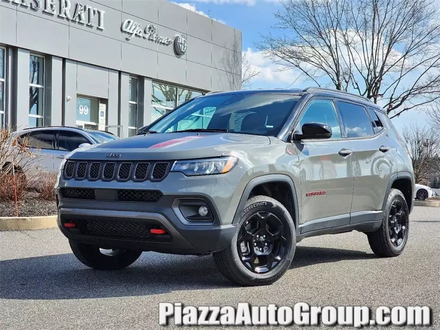 2024 Jeep Compass Trailhawk photo 1