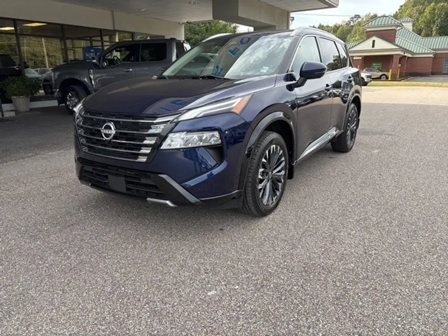 2024 Nissan Rogue Platinum photo 1