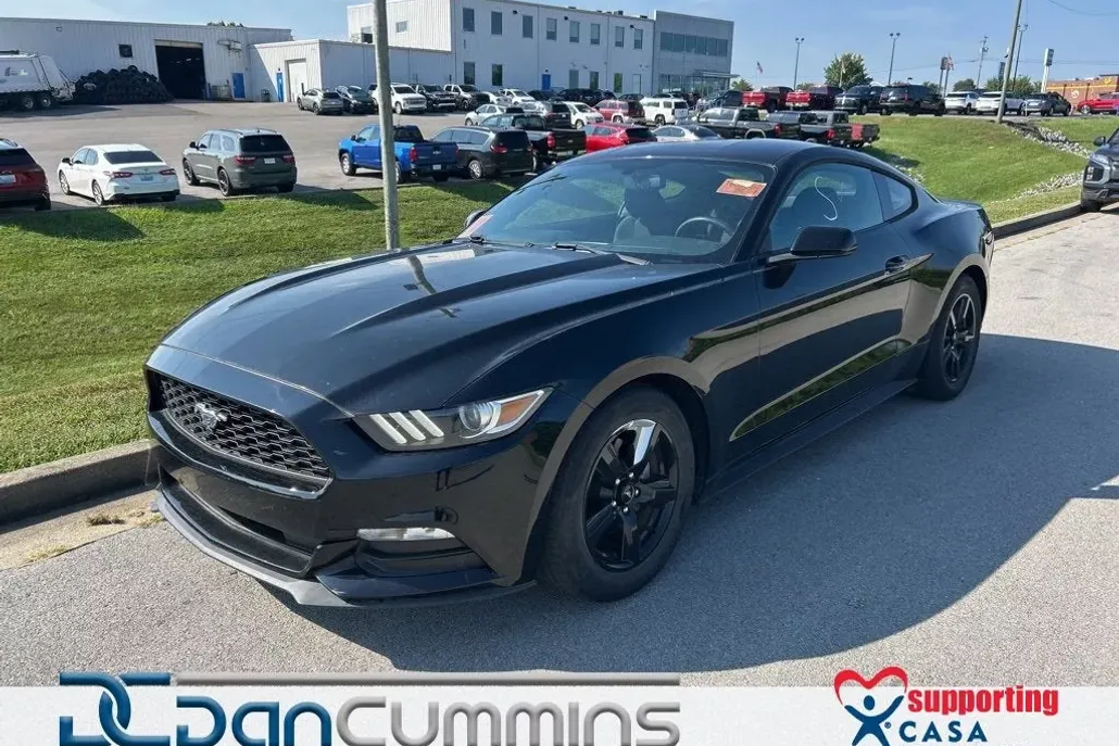 2017 Ford Mustang V6 photo 1