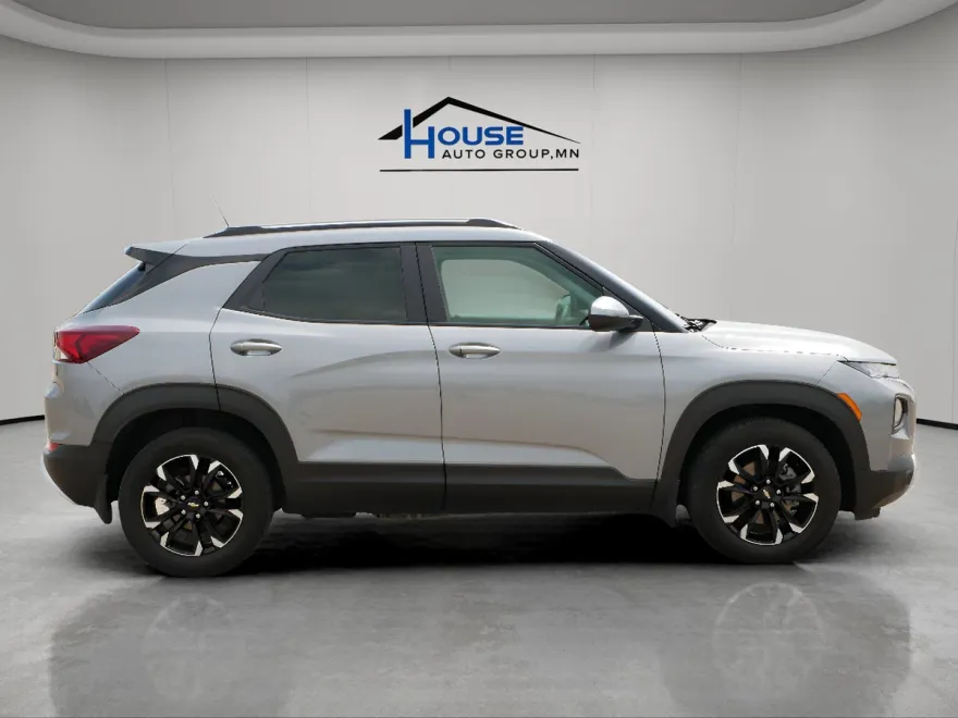 2023 Chevrolet Trailblazer LT photo 1