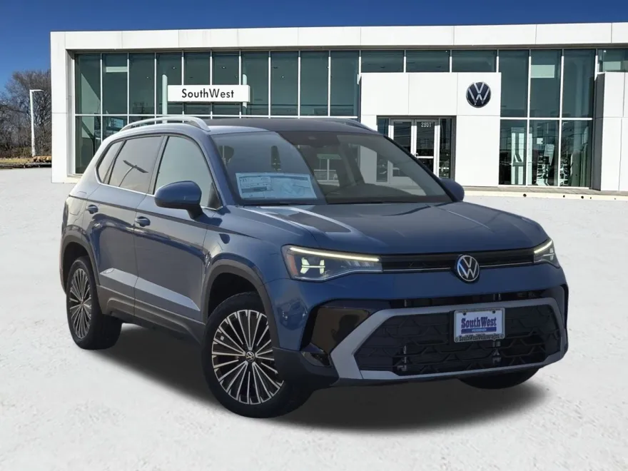 2025 Volkswagen Taos SE photo 1