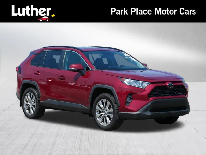 2021 Toyota RAV4 XLE Premium photo 1