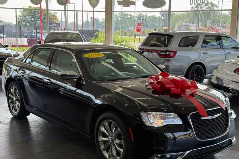2018 Chrysler 300 Limited photo 1