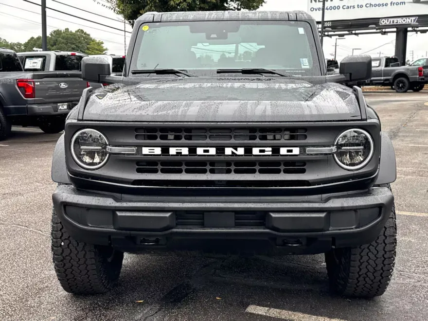 2025 Ford Bronco Base photo 1