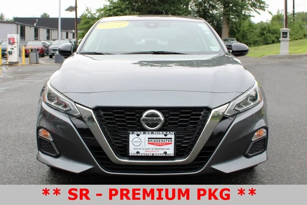 2021 Nissan Altima 2.5 SR photo 1