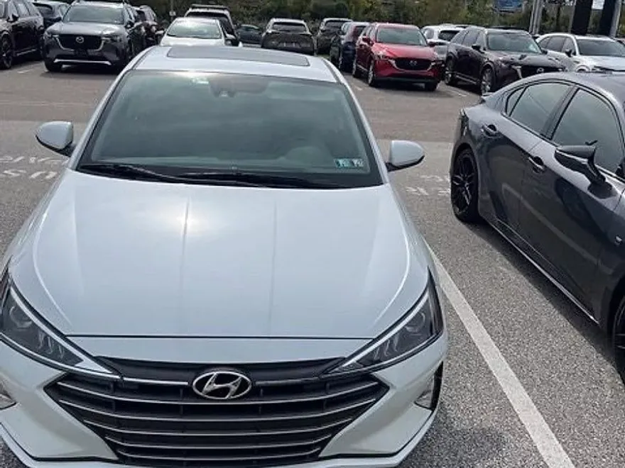 2020 Hyundai Elantra Value Edition photo 1