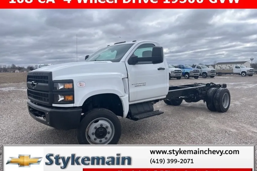 2023 Chevrolet Silverado 5500HD Work Truck photo 1