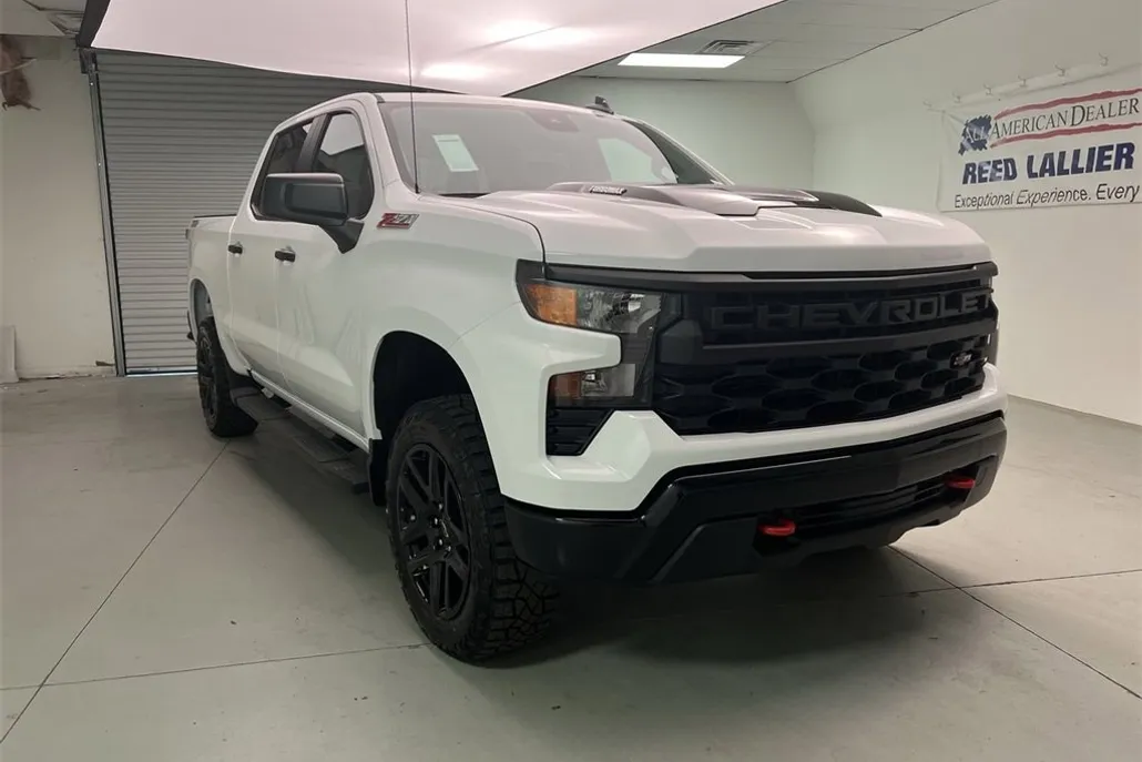 2026 Chevrolet Silverado 1500 Custom Trail Boss photo 1