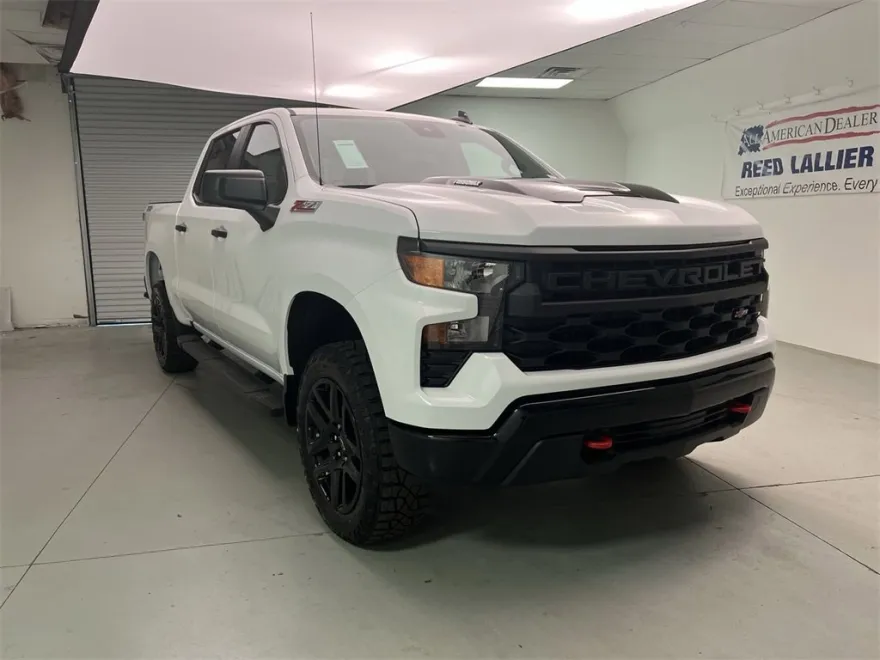 2026 Chevrolet Silverado 1500 Custom Trail Boss photo 1