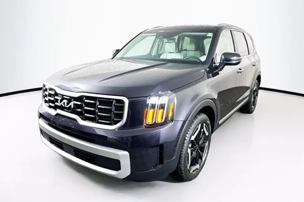 2025 Kia Telluride S photo 1