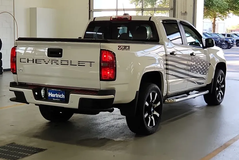 2022 Chevrolet Colorado Z71 photo 1