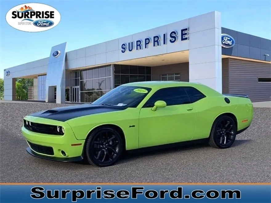 2023 Dodge Challenger R/T photo 1