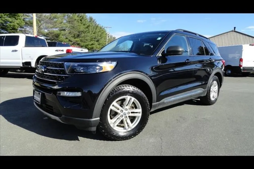 2021 Ford Explorer XLT photo 1