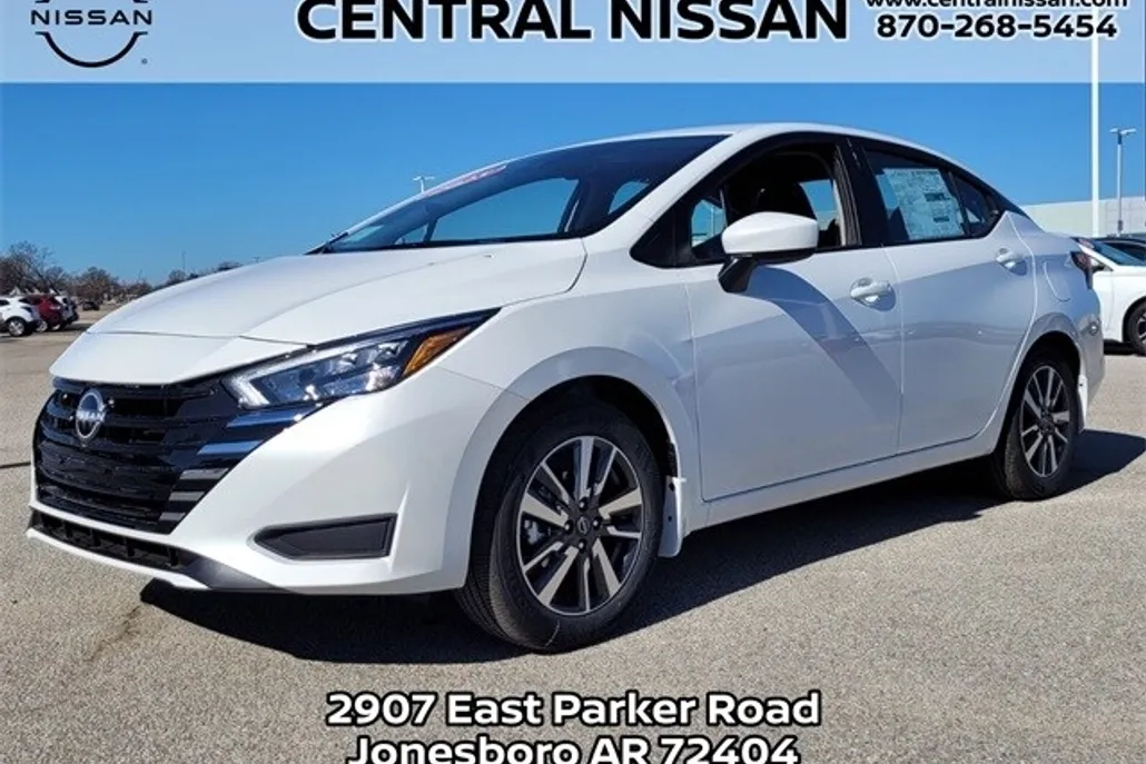 2025 Nissan Versa 1.6 SV photo 1