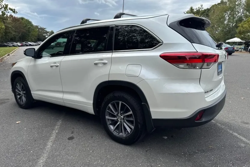 2018 Toyota Highlander XLE photo 1
