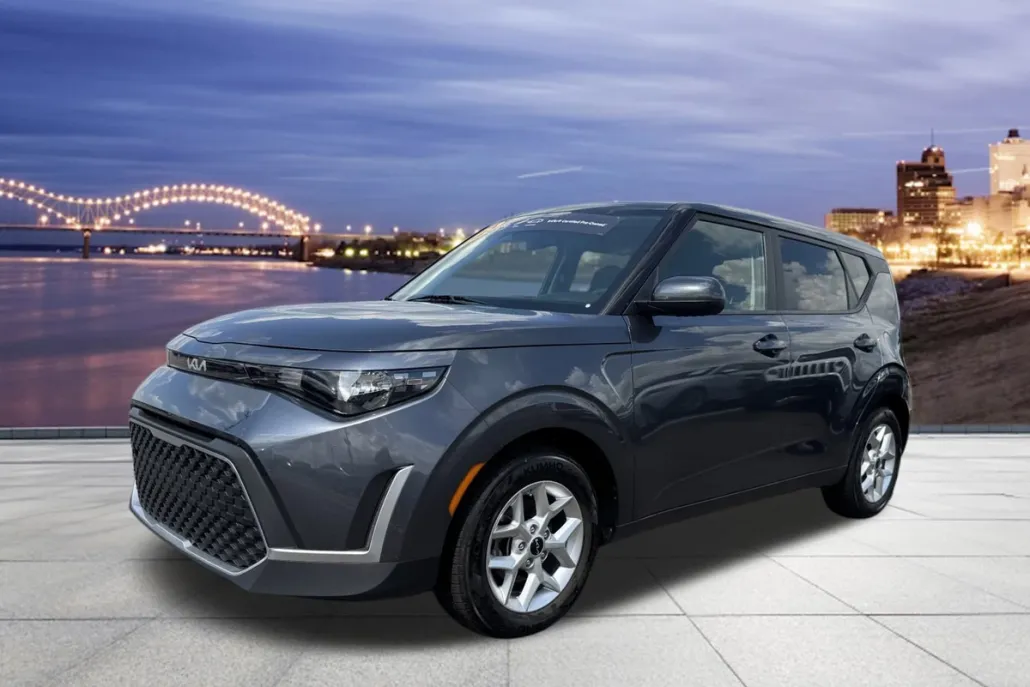 2023 Kia Soul LX photo 1