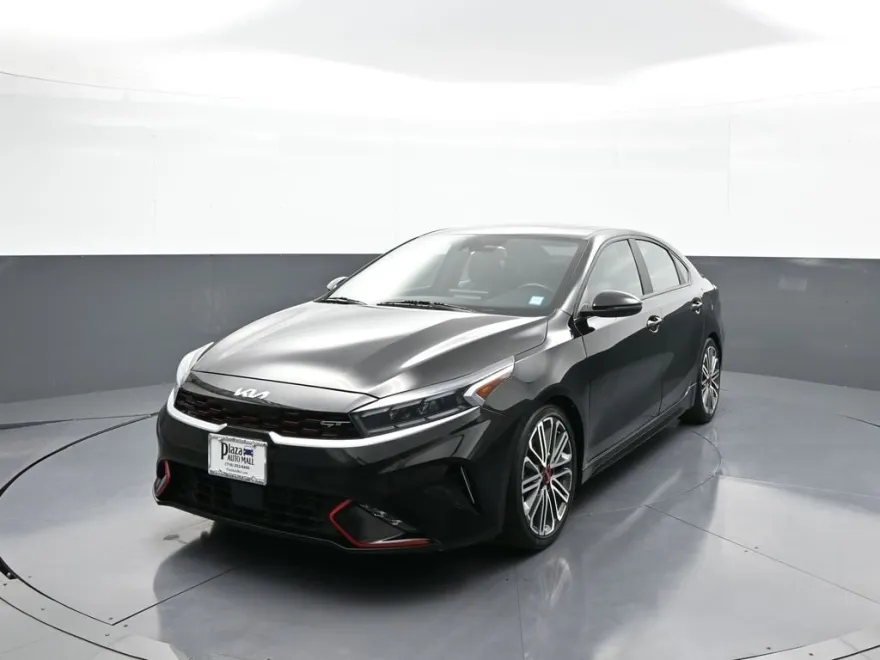 2023 Kia Forte GT photo 1