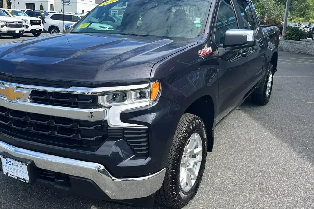 2023 Chevrolet Silverado 1500 LT photo 1