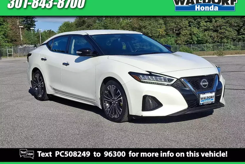 2023 Nissan Maxima SV photo 1