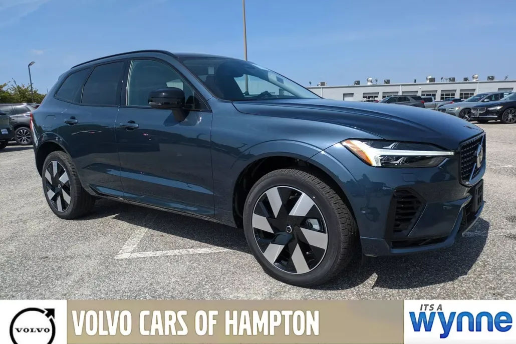 2025 Volvo XC60 Hybrid T8 Plus photo 1