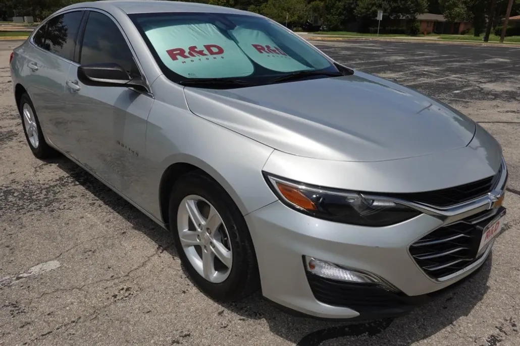 2019 Chevrolet Malibu LS photo 1