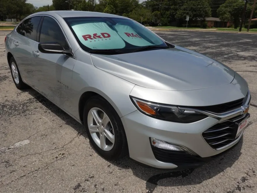2019 Chevrolet Malibu LS photo 1