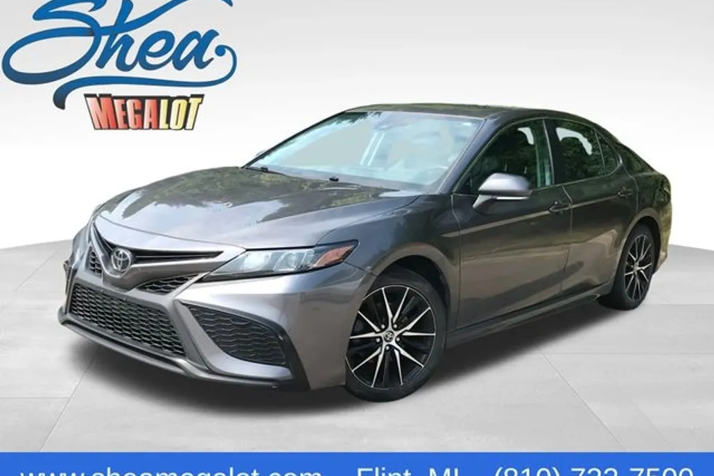 2022 Toyota Camry SE photo 1