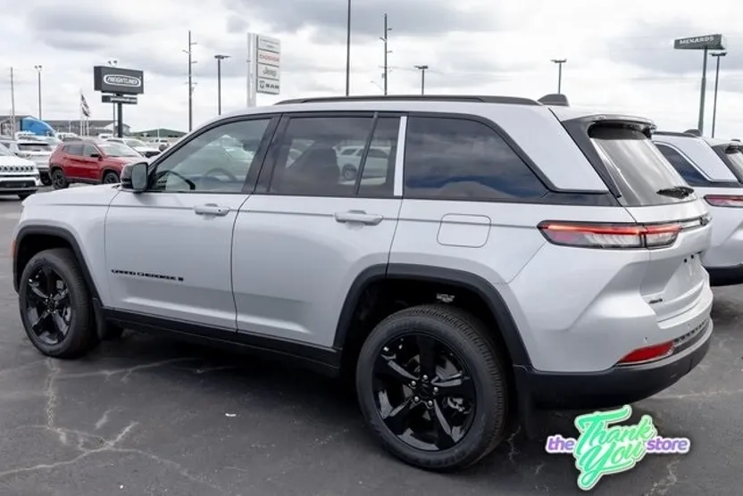 2025 Jeep Grand Cherokee Altitude photo 1