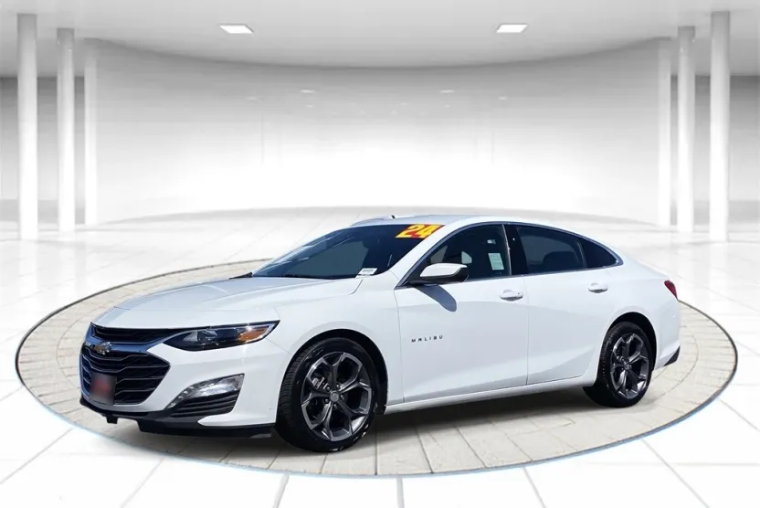 2024 Chevrolet Malibu 1LT photo 1