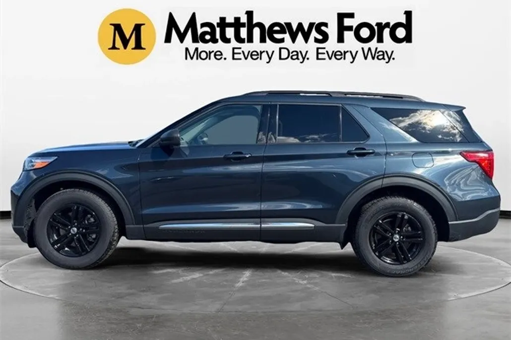 2022 Ford Explorer XLT photo 1