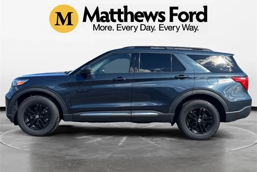 2022 Ford Explorer XLT photo 1