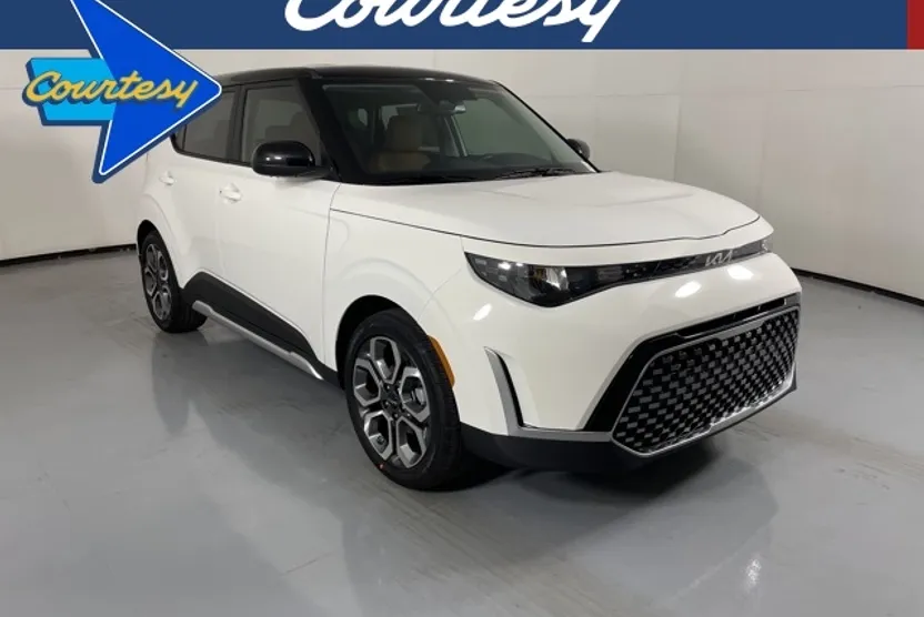 2025 Kia Soul EX photo 1