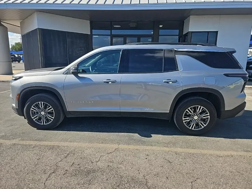 2024 Chevrolet Traverse photo 1
