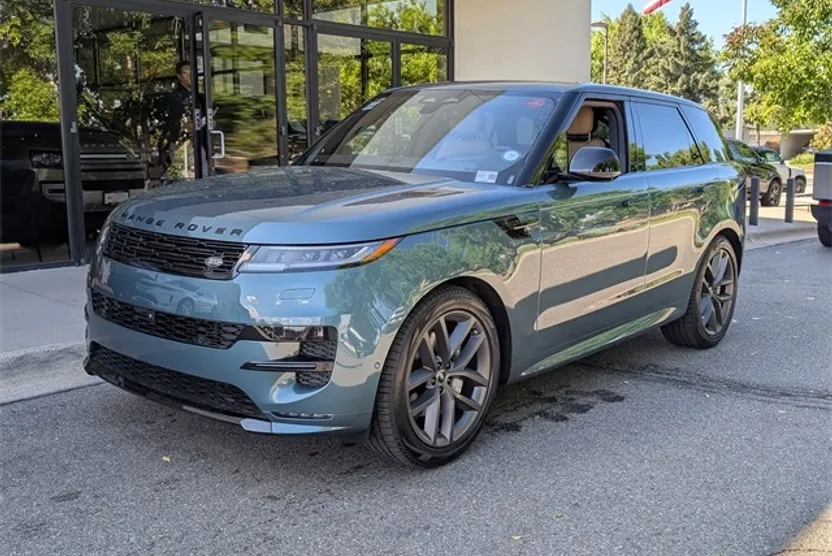 2025 Land Rover Range Rover Sport SE photo 1