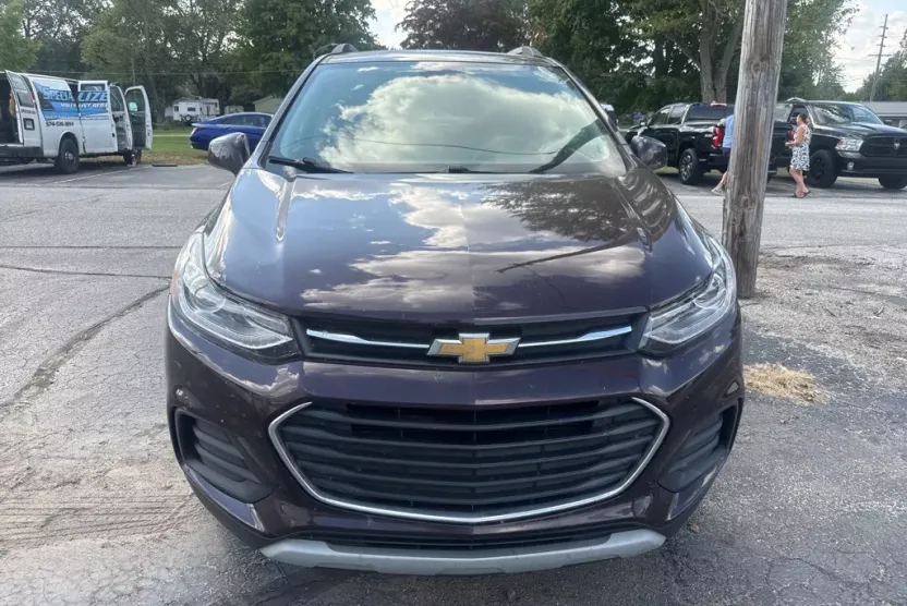 2020 Chevrolet Trax LT photo 1