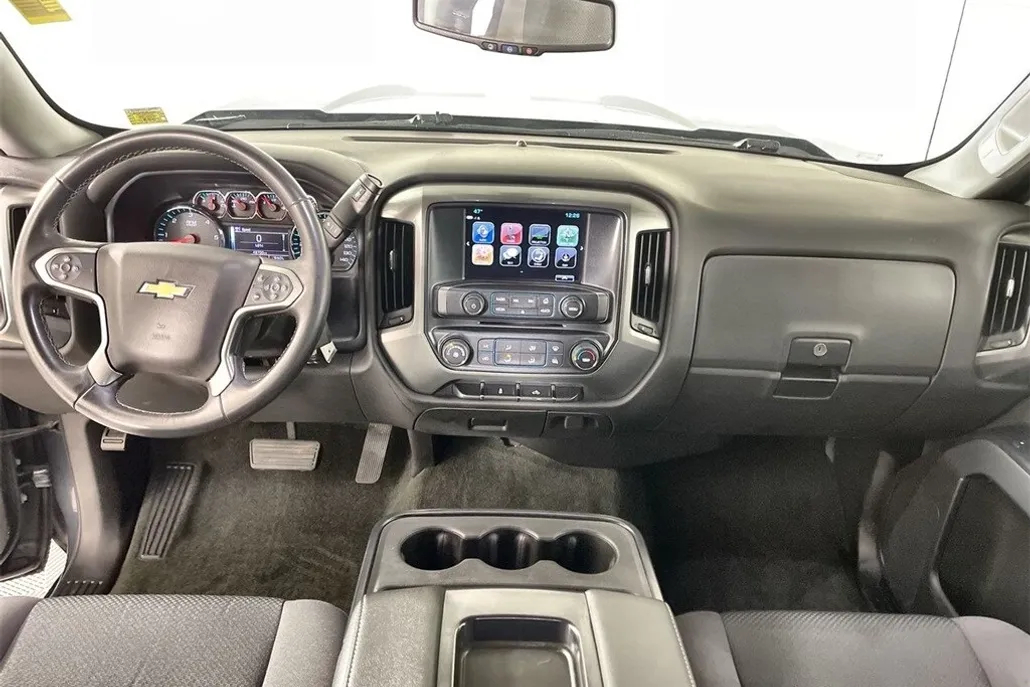 2017 Chevrolet Silverado 1500 LT photo 1