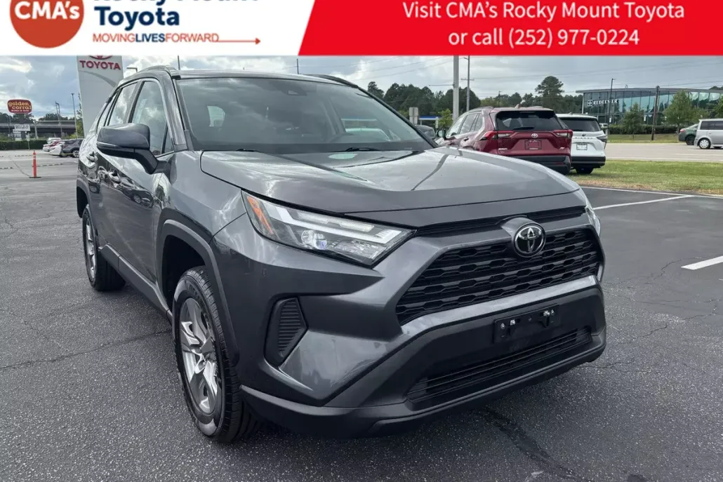 2023 Toyota RAV4 XLE photo 1
