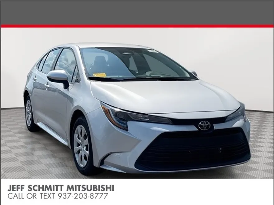 2024 Toyota Corolla LE photo 1