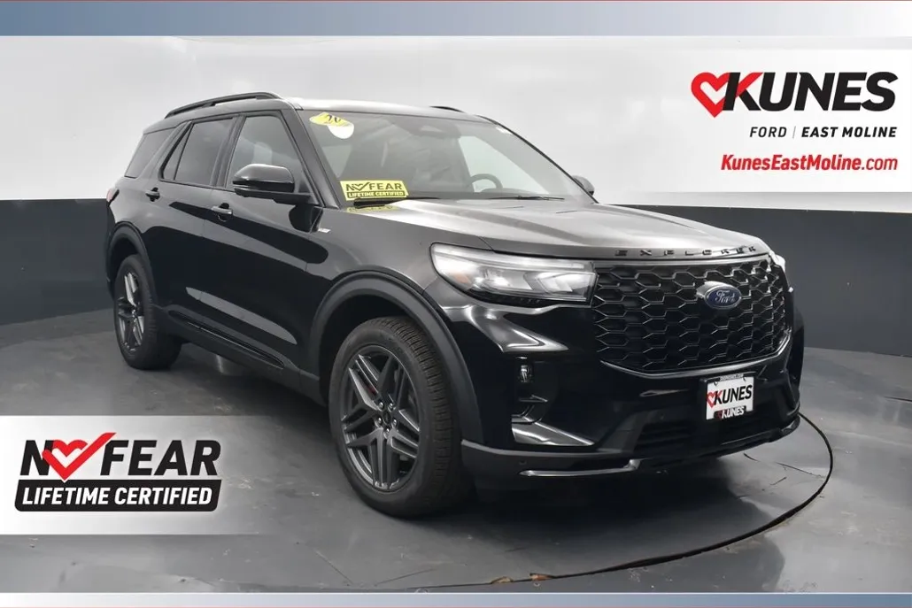 2025 Ford Explorer ST-Line photo 1