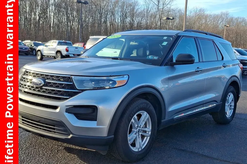 2021 Ford Explorer XLT photo 1