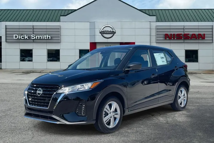 2025 Nissan Kicks Play S photo 1