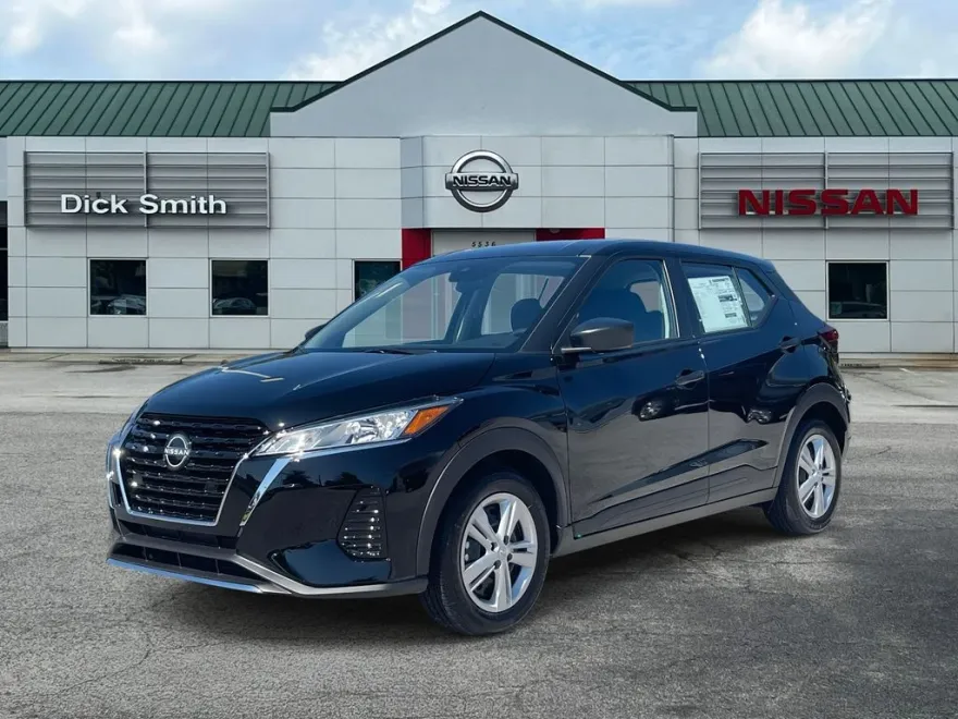2025 Nissan Kicks Play S photo 1